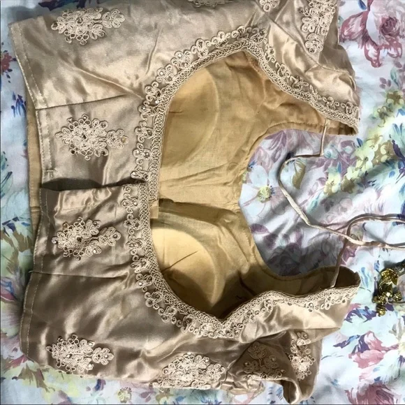 Designer cream lehenga - Picture 4 of 4